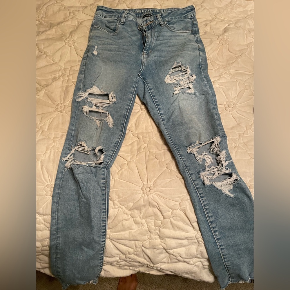 American Eagle Outfitters Light Blue Distressed Skinny Jeans